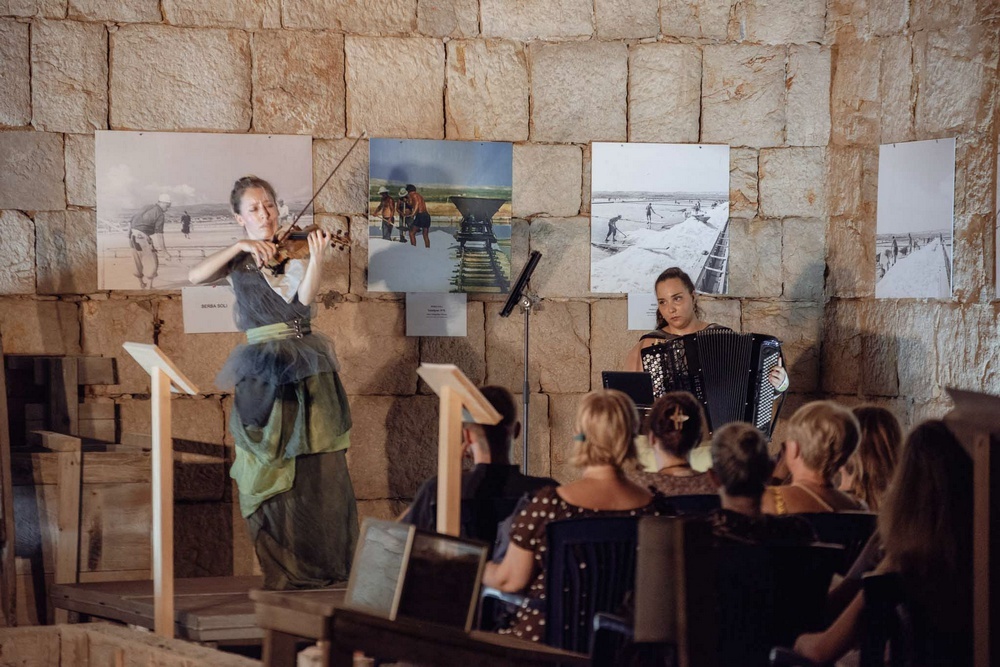 28. PagArtFestival: Fotografije Elvisa Šmita i virtuozni spoj violine i harmonike oduševili publiku