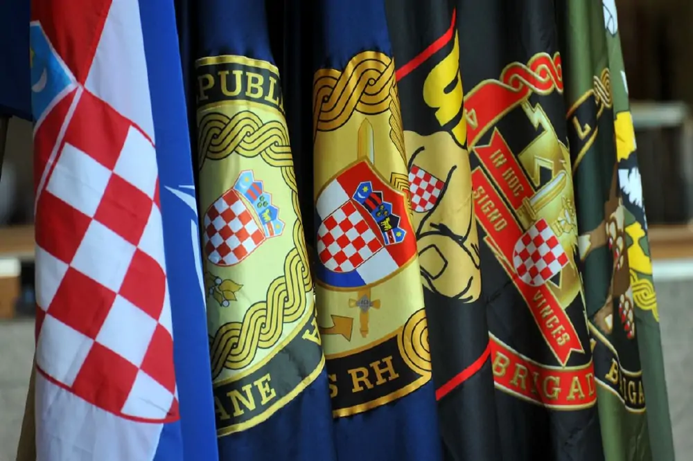 Umjesto djelatne vojske i policije, u Pariz pošaljimo heroje Domovinskog rata
