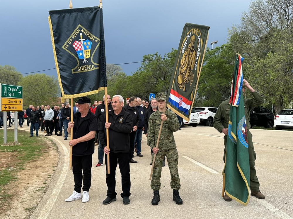 spomenik mirlovic zagora 004