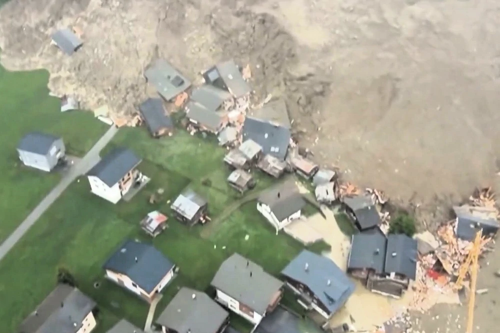 svicarsko selo blatten1