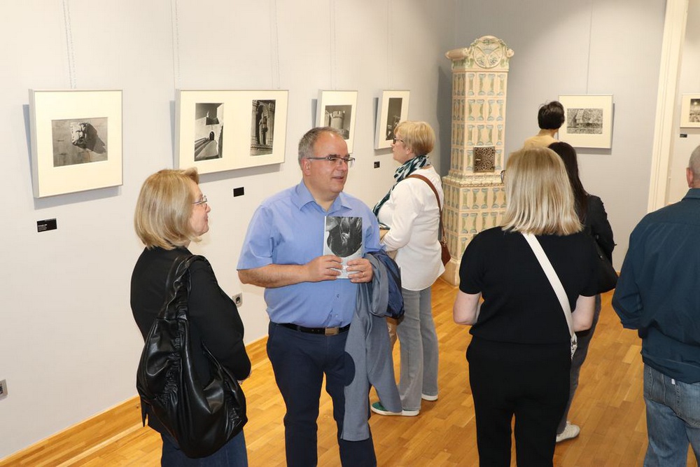 vanna na ocevoj izlozbi1